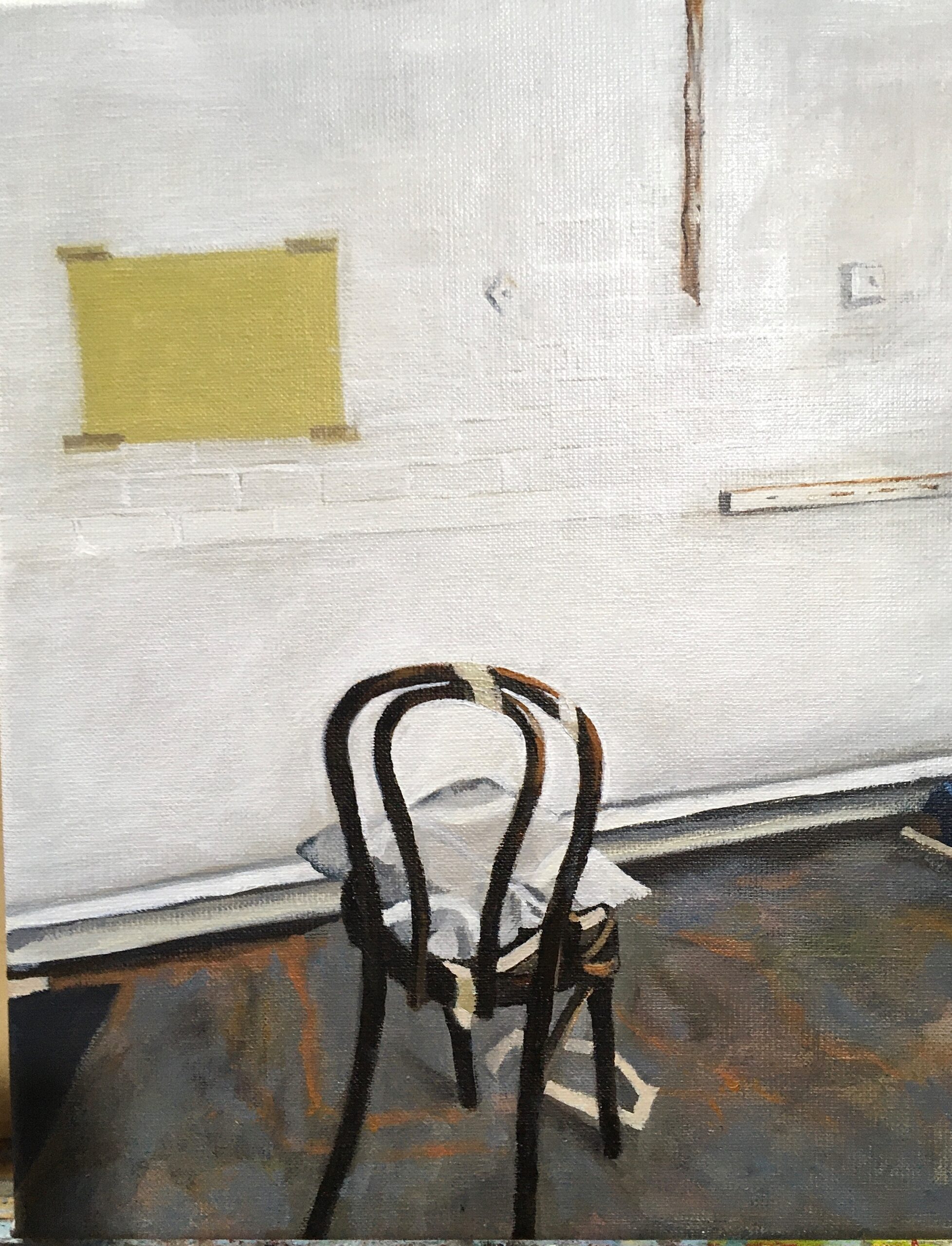 An empty chair in a room